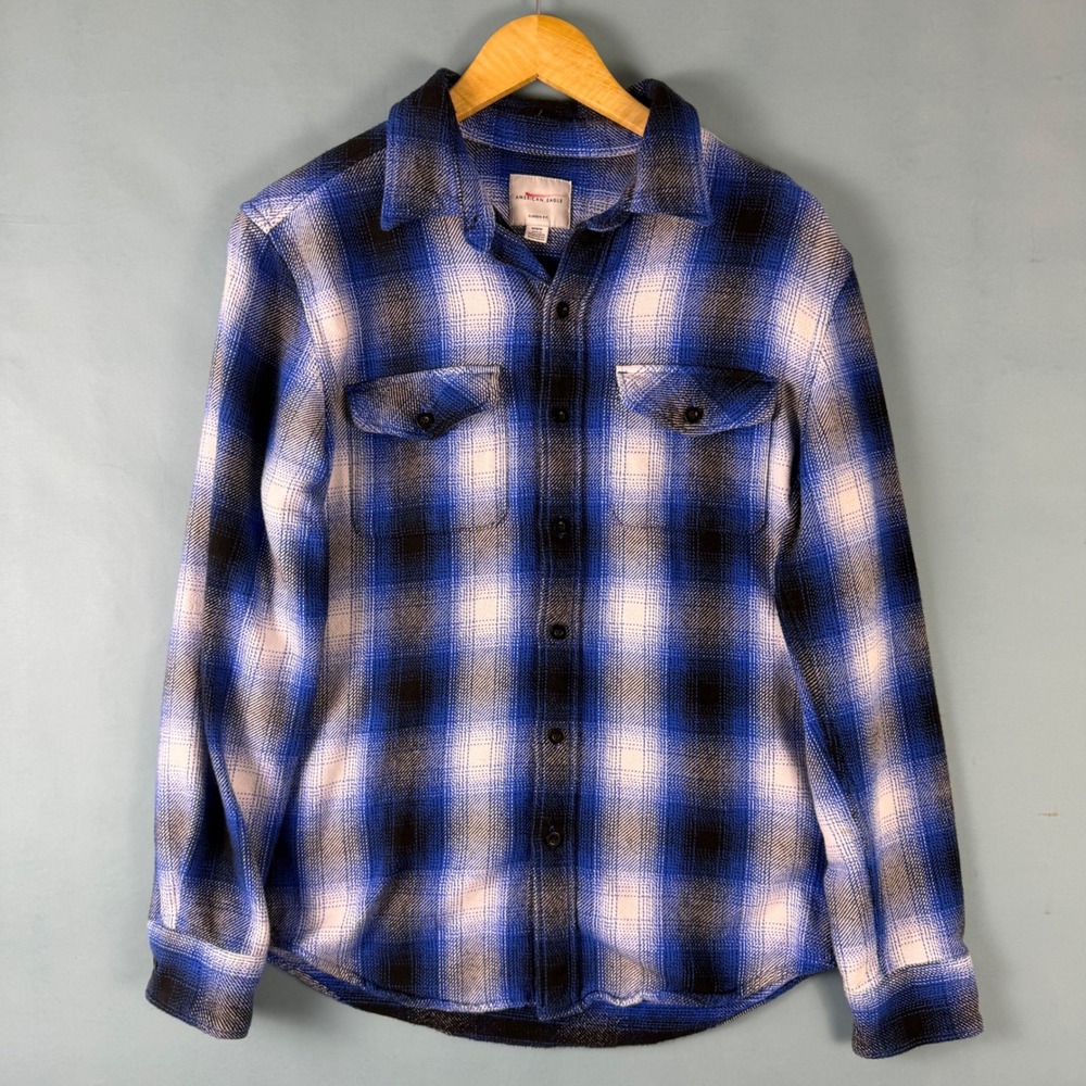 American Eagle Men's M Blue Ombre Plaid Flannel Shirt Classic Fit Button Up